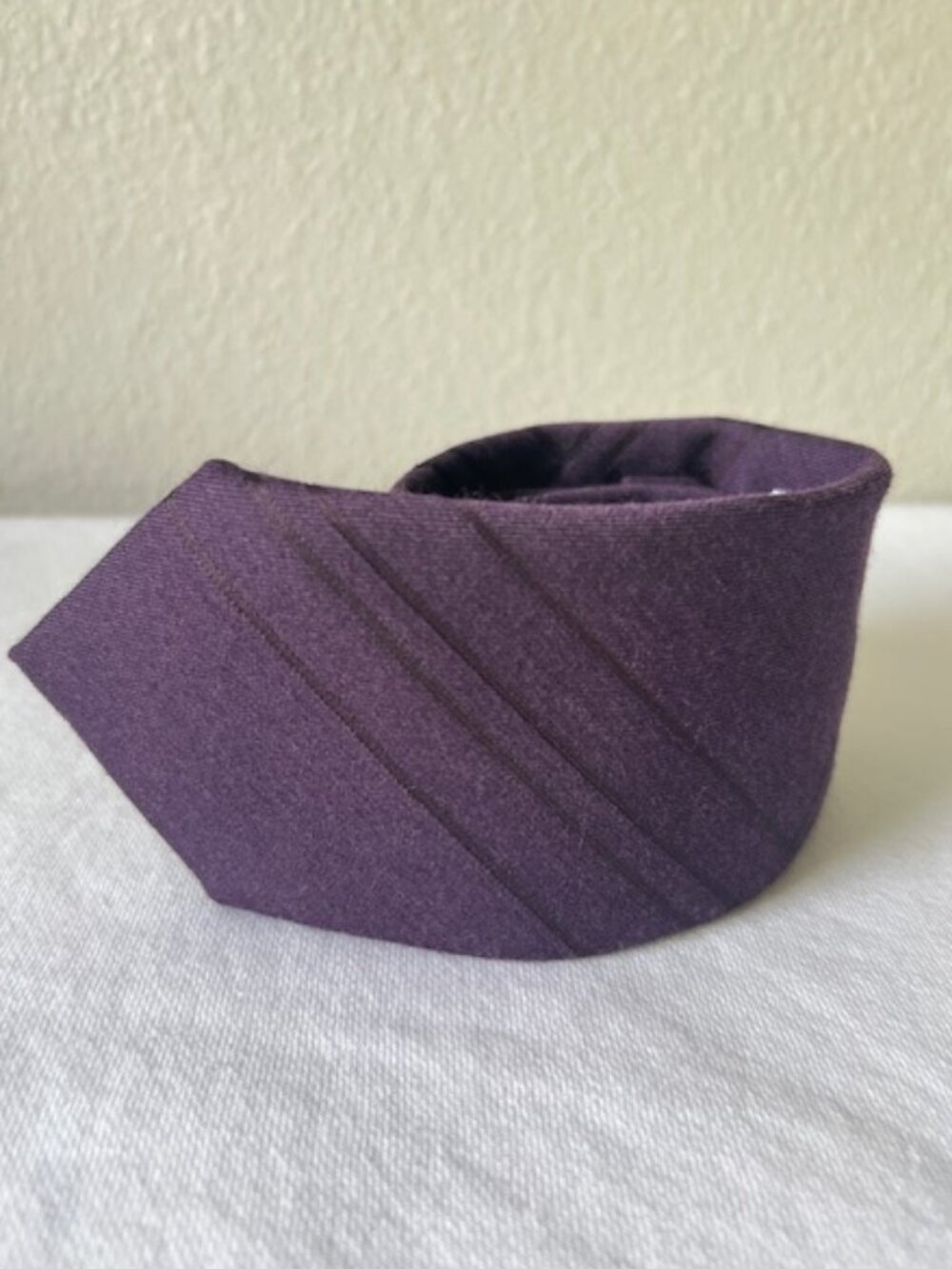 TITLE OF WORK PURPLE WOOL&SILK MADE IN INTALY TIE